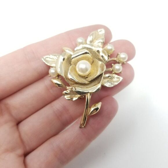 Vintage Gold Tone Rose Shaped Brooch with Faux Pearl Center, Flower Lapel Pin - Picture 2 of 6